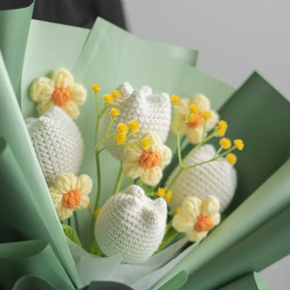 White Timeless Bloom Crochet Tulip Bouquet